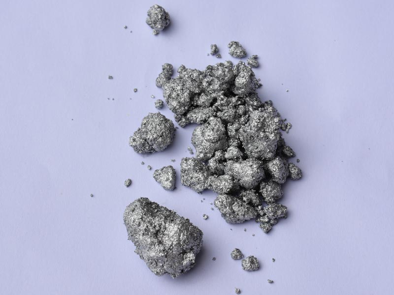 �����y�{